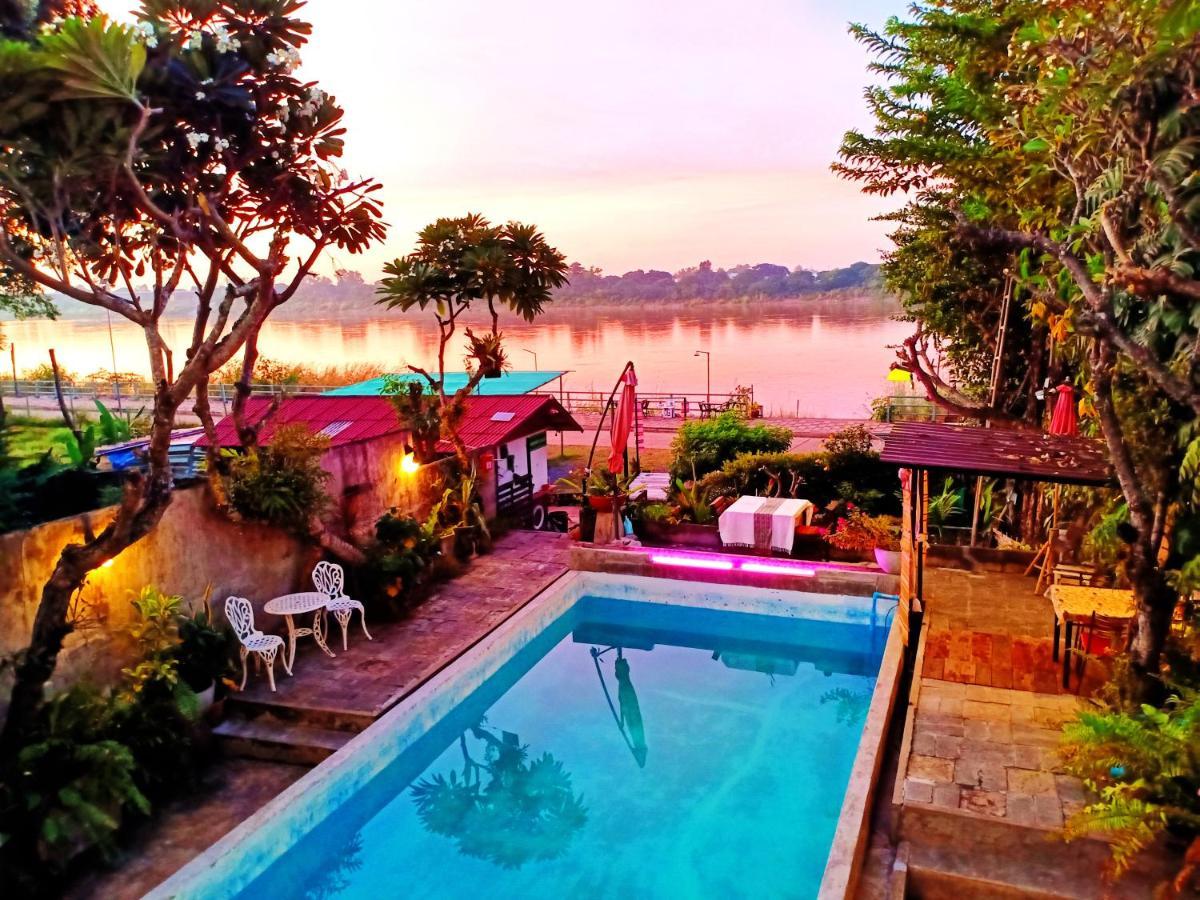 Sofa Gallery Hotel Nong Khai Buitenkant foto