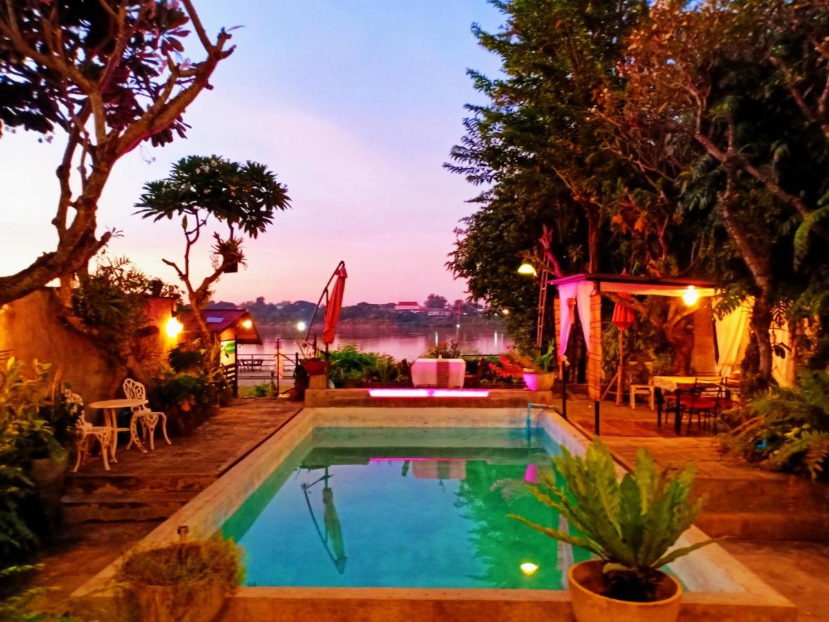 Sofa Gallery Hotel Nong Khai Buitenkant foto