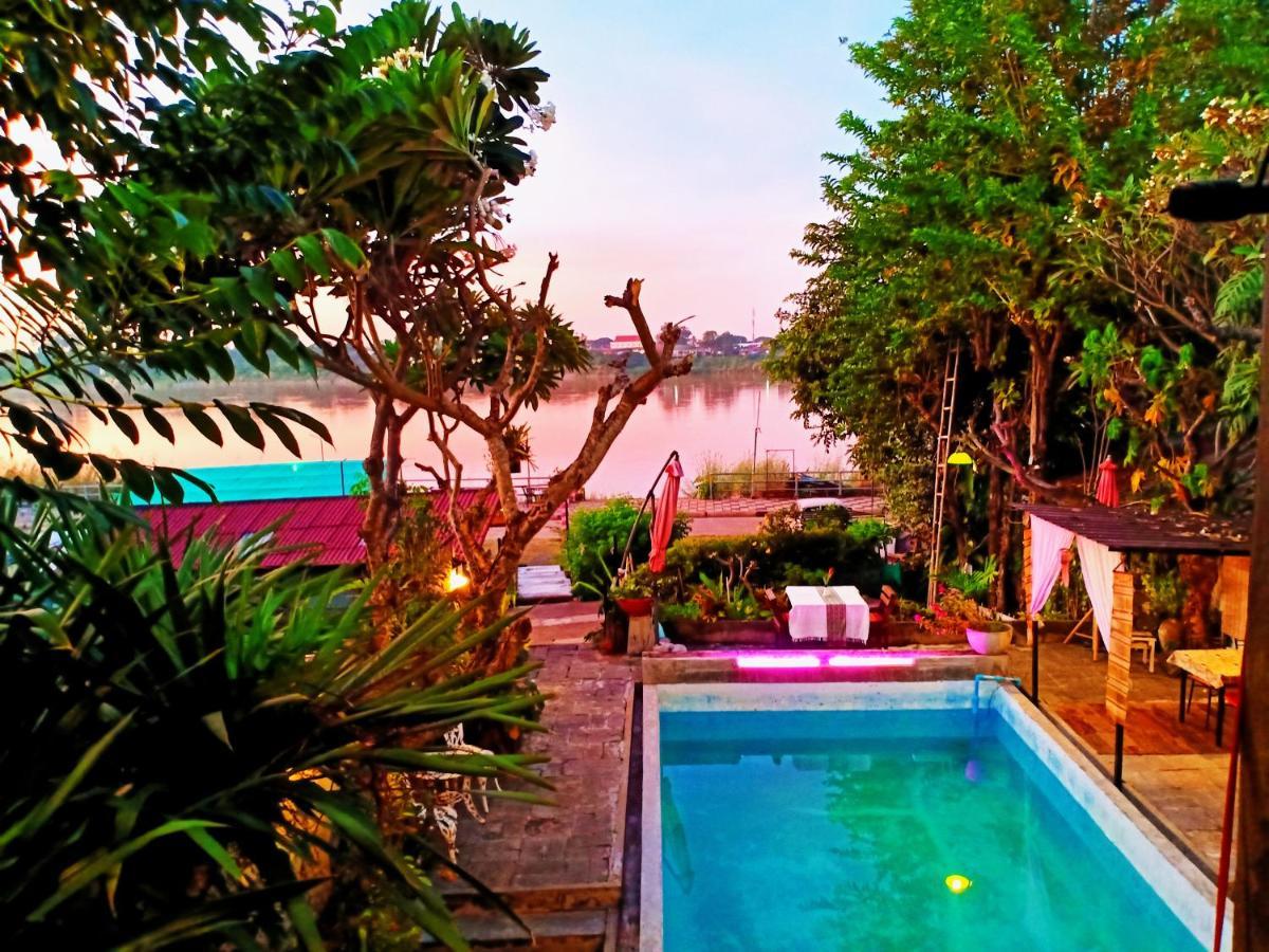 Sofa Gallery Hotel Nong Khai Buitenkant foto
