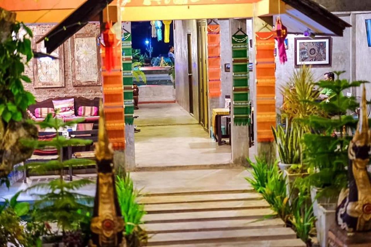 Sofa Gallery Hotel Nong Khai Buitenkant foto